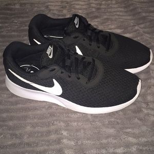 Nike Women’s Black Shoe